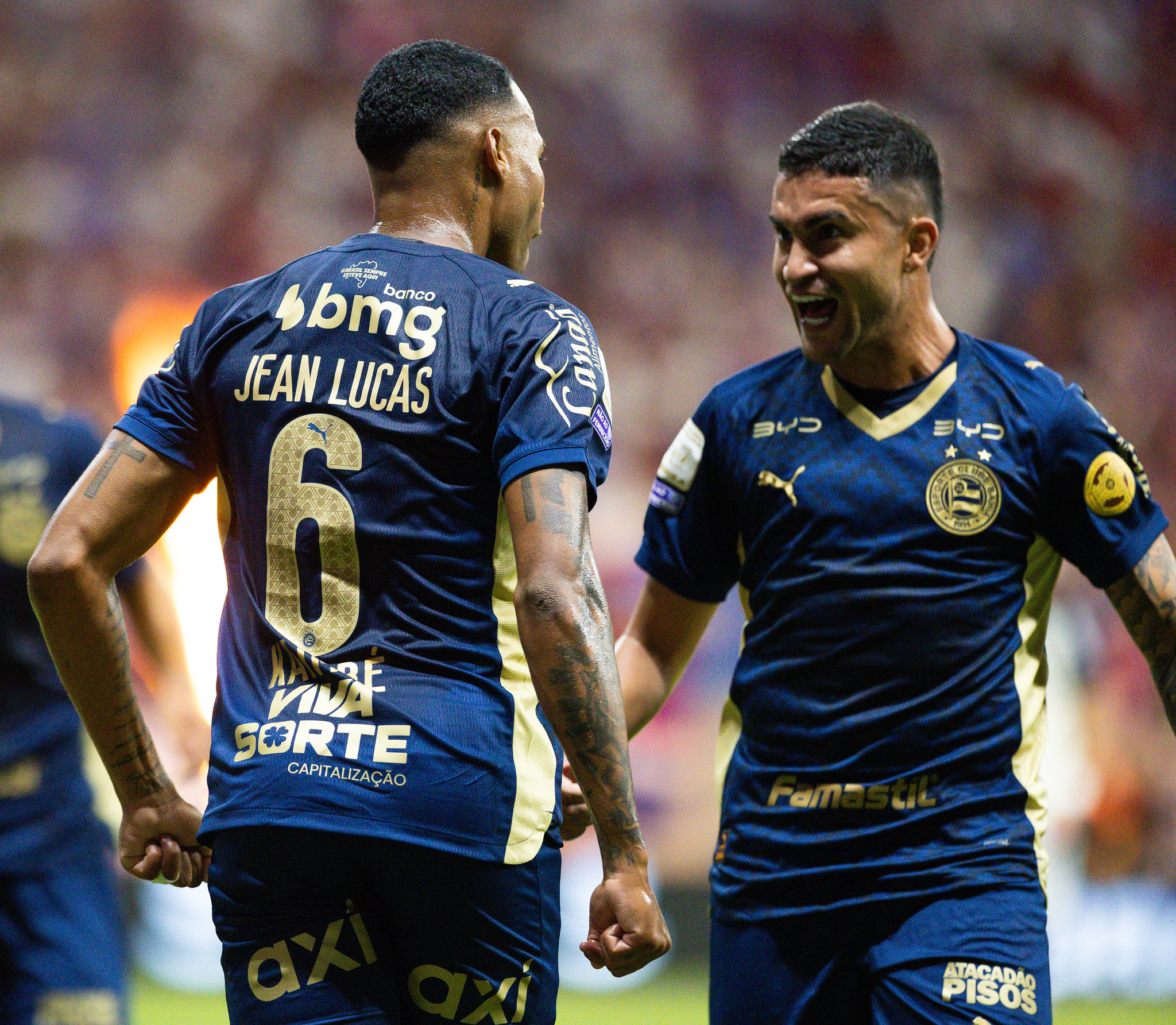 Bahia vence o Remo por 2 a 1 e entra no G-4 do Brasileirão